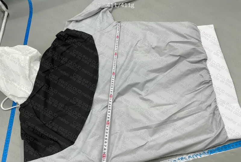 Nike Windbreaker (with measurements) 4