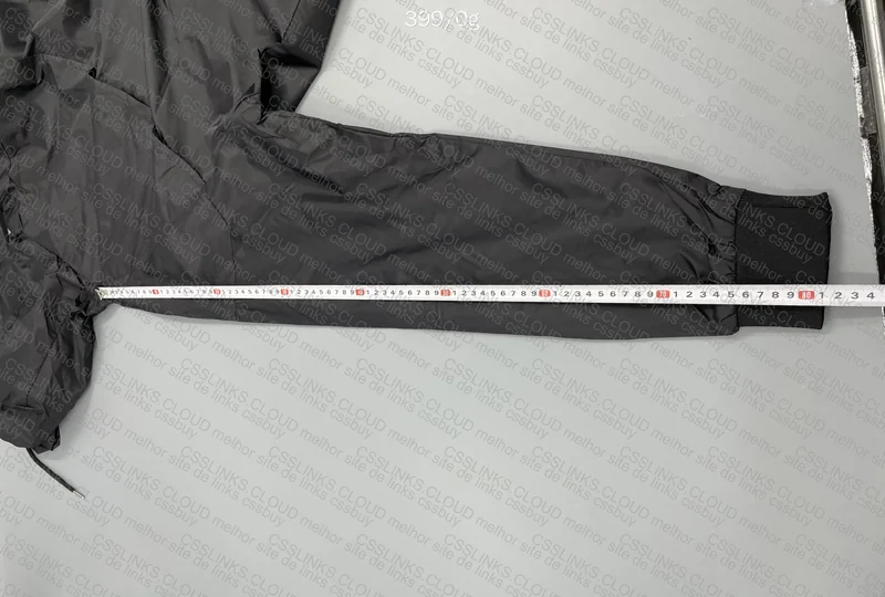 Nike Windbreaker (with measurements) 10