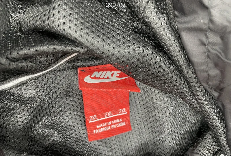 Nike Windbreaker (with measurements) 4