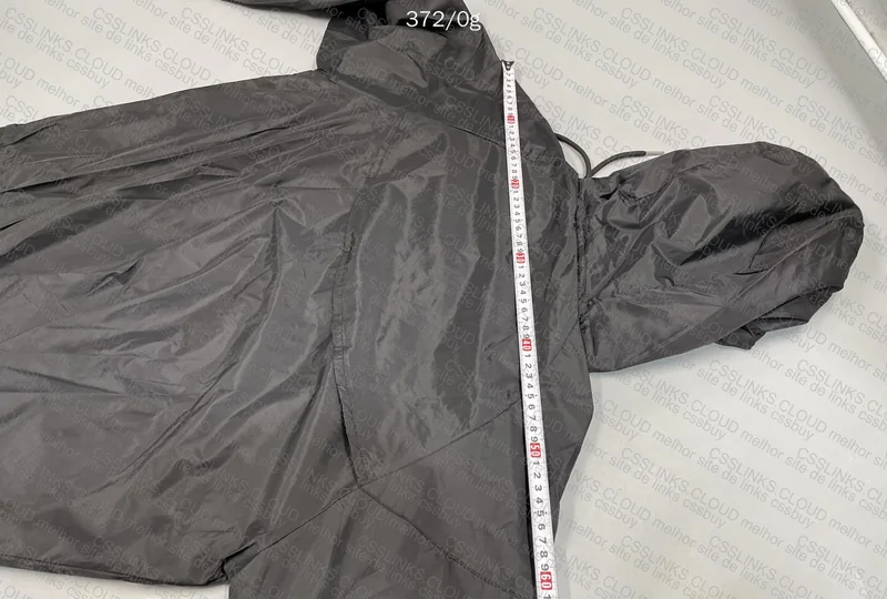 Nike Windbreaker with measurements 8
