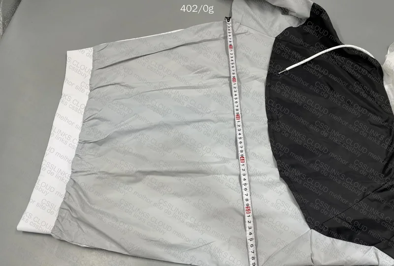 Nike Windbreaker (with measurements) 6