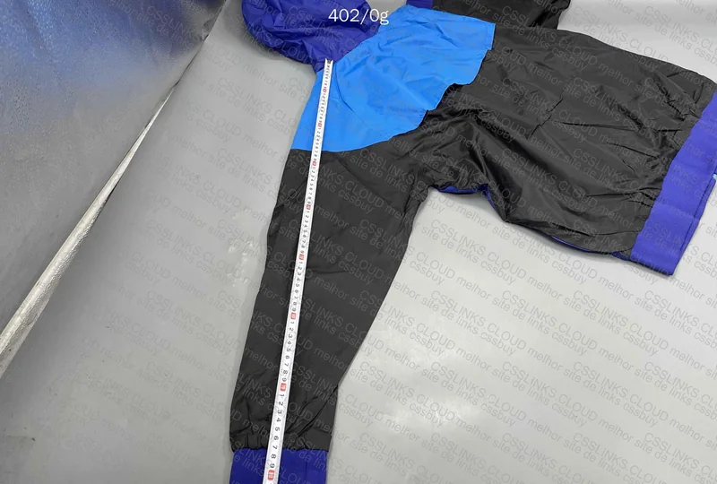 Nike Windbreaker (with measurements) 9