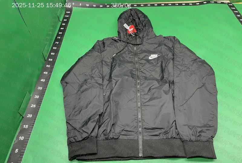 Nike Windbreaker with measurements 4