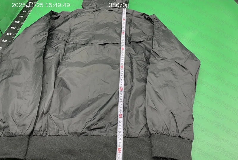 Nike Windbreaker with measurements 7