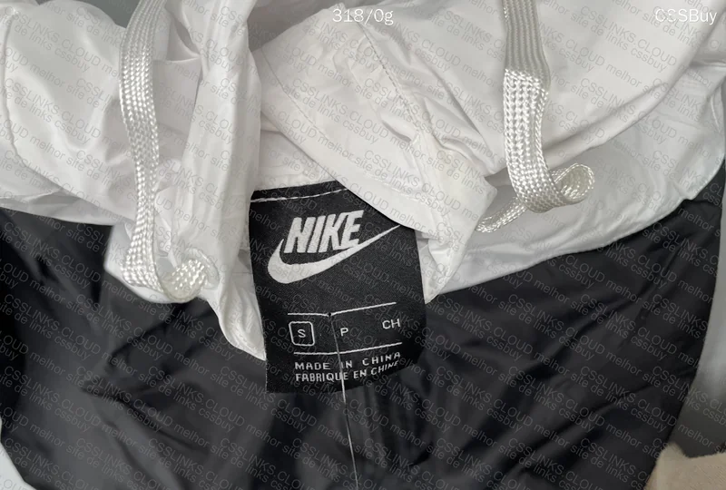 Nike Women's Windbreaker - GL? 2