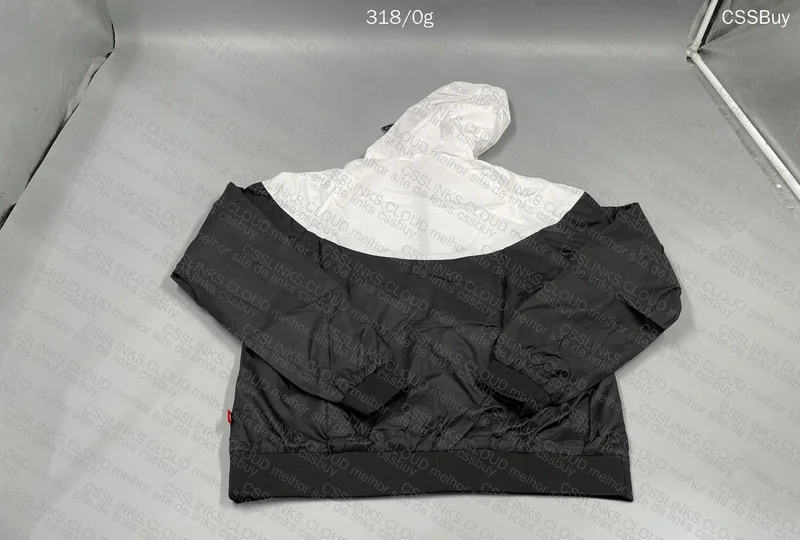 Nike Women's Windbreaker - GL? 4