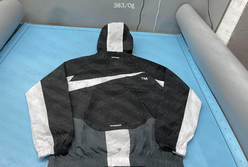 Nike Swoosh Windbreaker 3