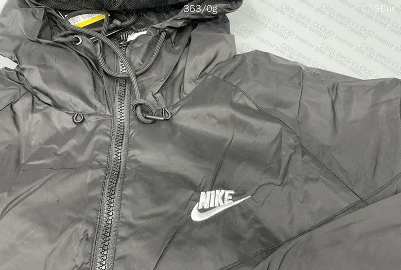 Nike Windrunner Windbreaker 3