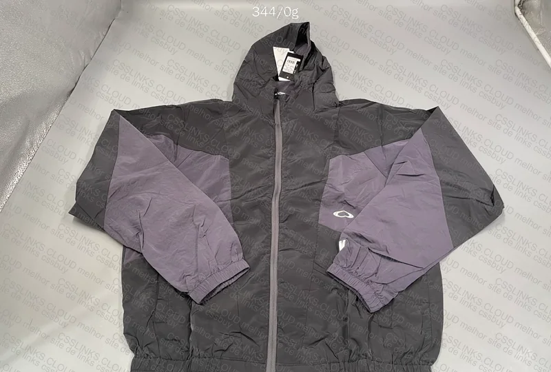 Oakley Windbreaker with Measurements