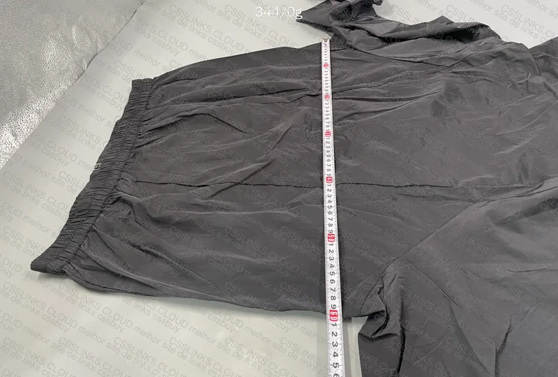 Oakley Windbreaker with Measurements 4