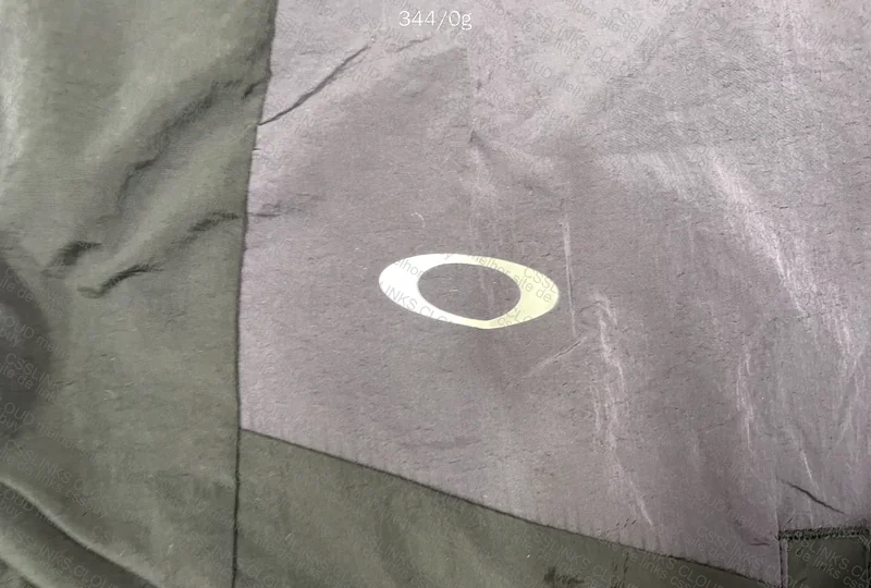 Oakley Windbreaker with Measurements 8