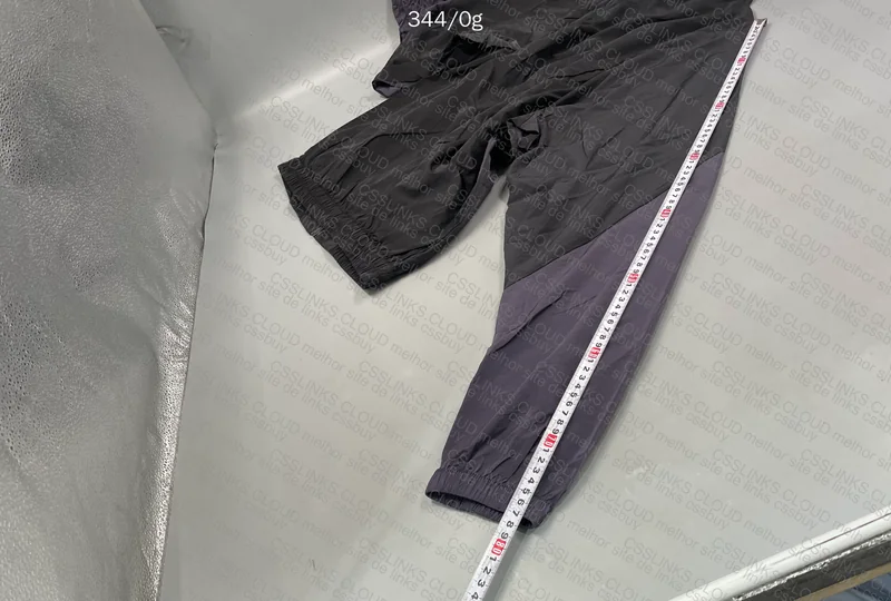 Oakley Windbreaker with Measurements 9