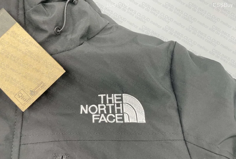 The North Face Windbreaker 3