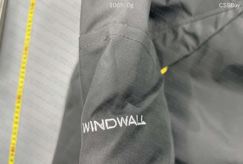 The North Face Windbreaker 5