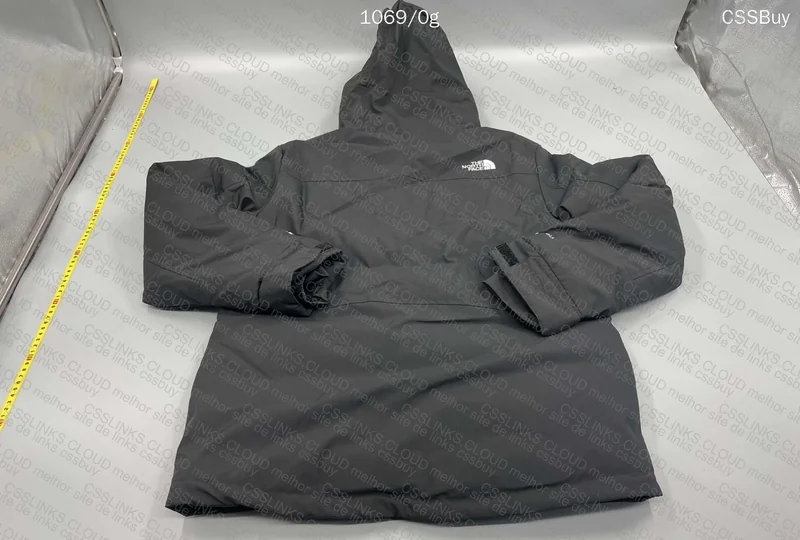 The North Face Windbreaker 7