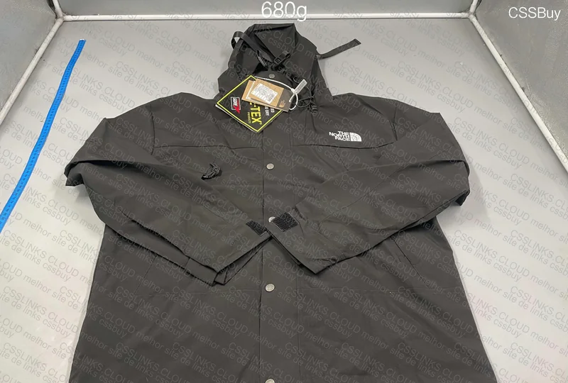 The North Face Windbreaker 3