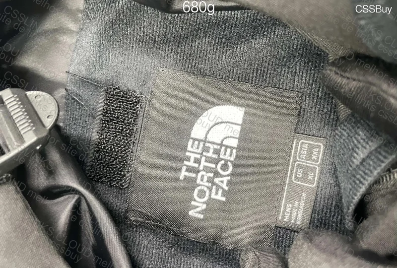 The North Face Windbreaker 4