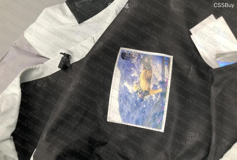 The North Face Windbreaker 3