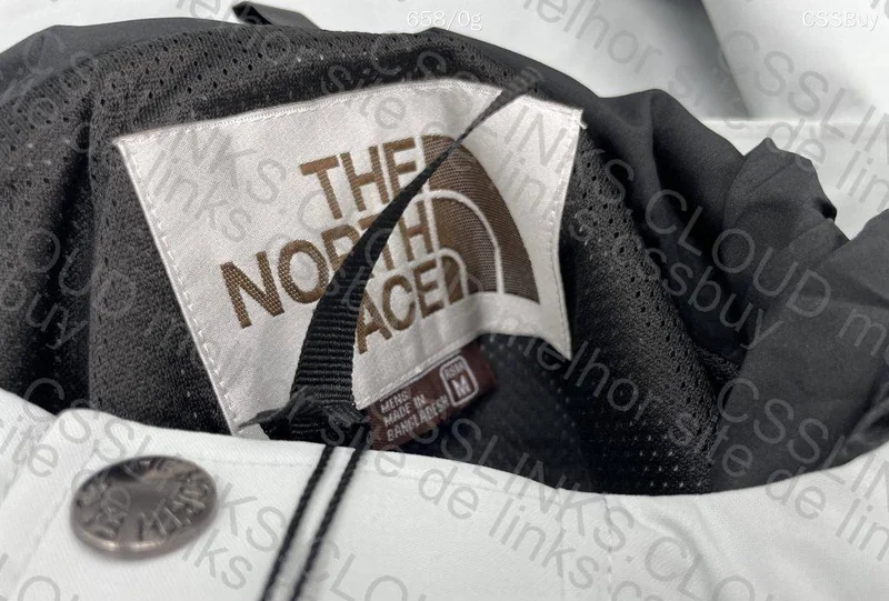 The North Face Windbreaker 4