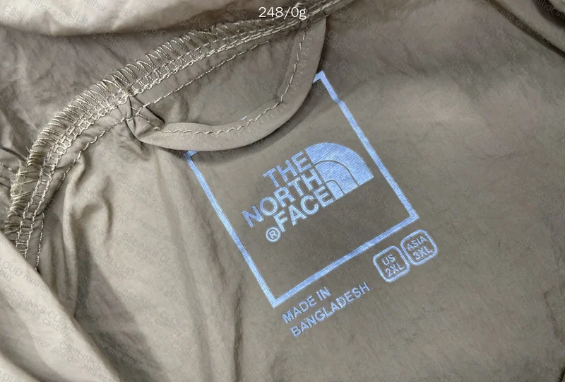 The North Face Windbreaker (TNF) 4
