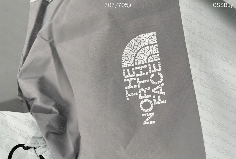 The North Face Windbreaker (TNF) Icon