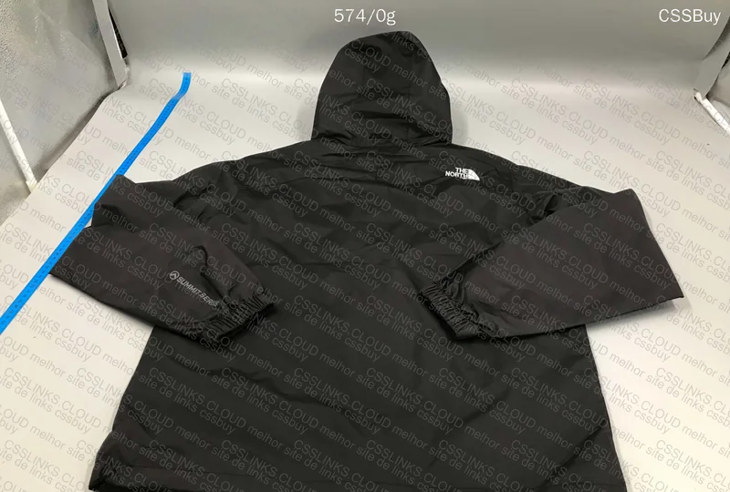 TNF Windbreaker 3