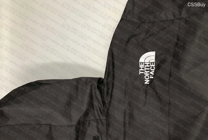 TNF Windbreaker 5
