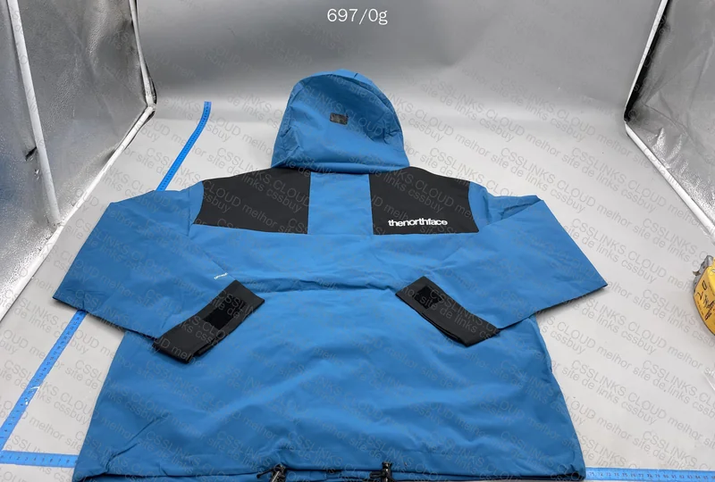 TNF Windbreaker 4