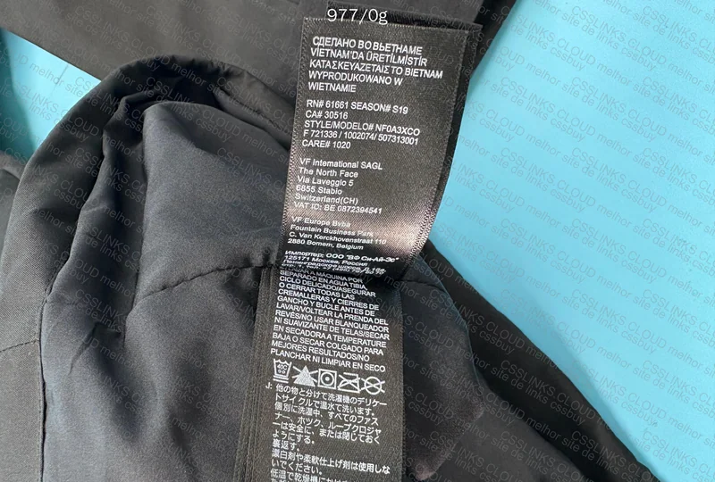 TNF Windbreaker 4