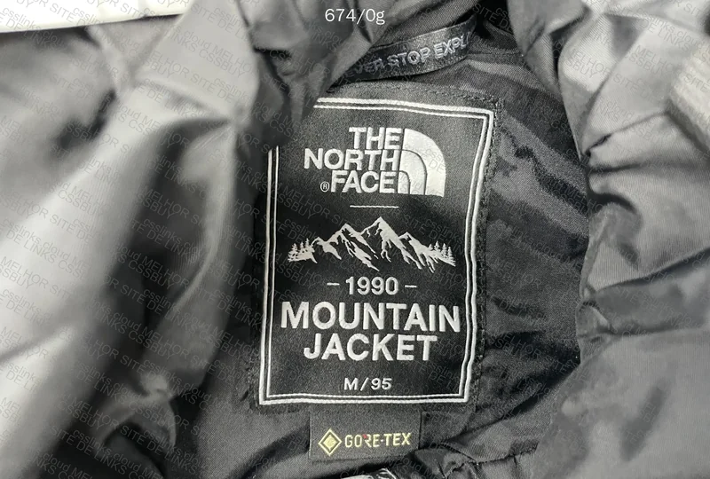 TNF Windbreaker 4