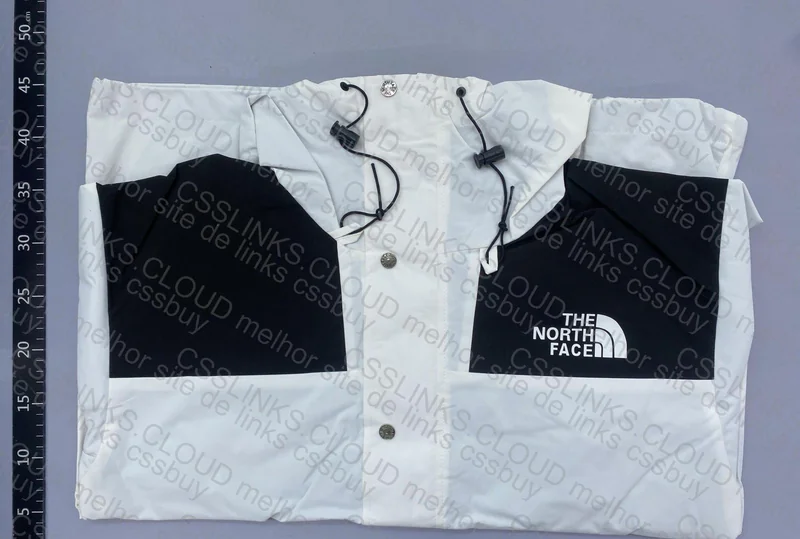 TNF Windbreaker 3