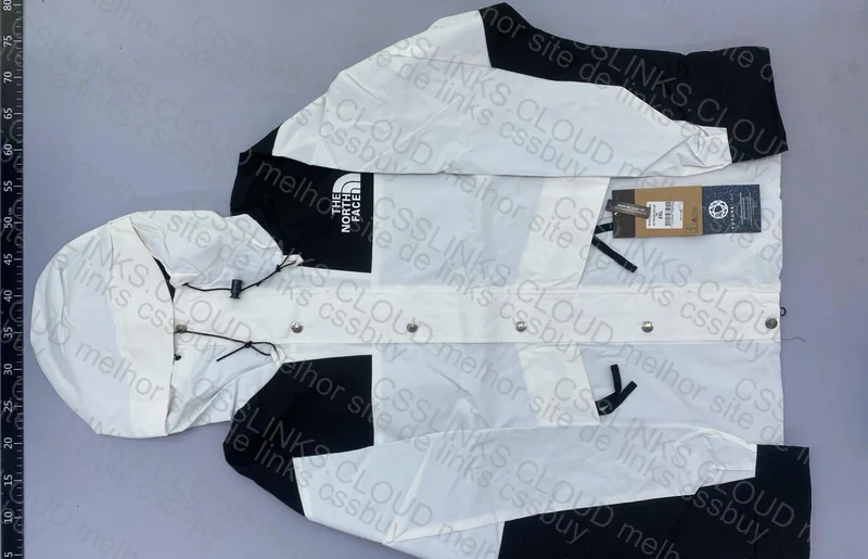 TNF Windbreaker 5