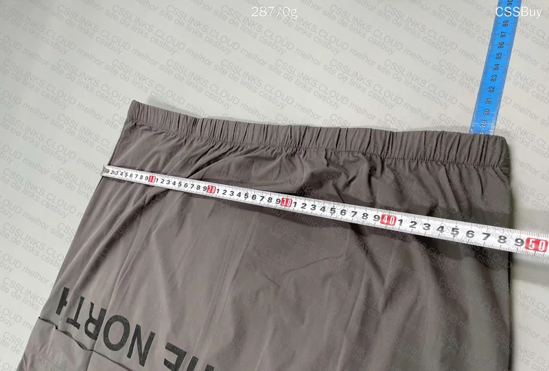 TNF Windbreaker 39¥ 8