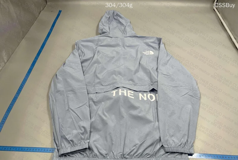 TNF Windbreaker 39y 3