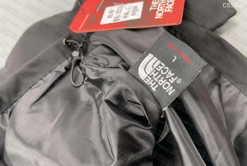TNF Windbreaker 45¥ 4