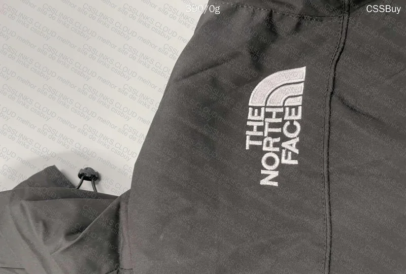 TNF Windbreaker 45¥ 5