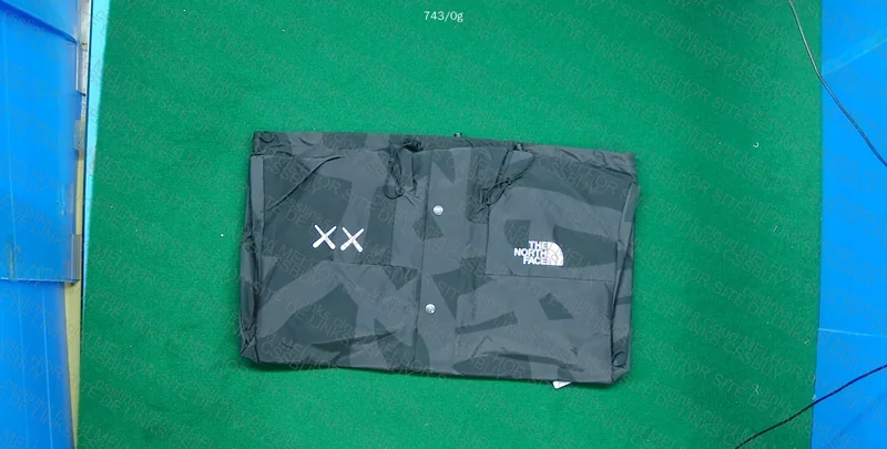 TNF Windbreaker XX
