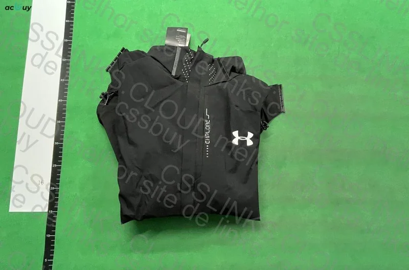 Under Armour Windbreaker