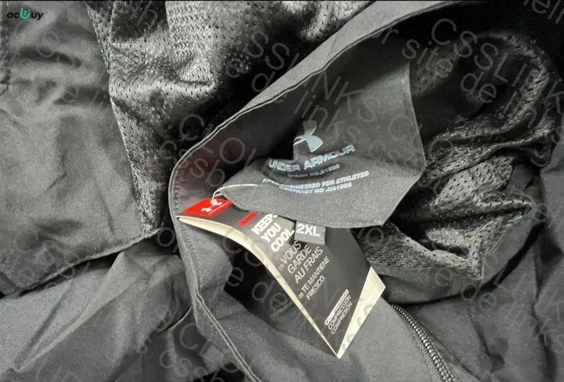 Under Armour Windbreaker 4