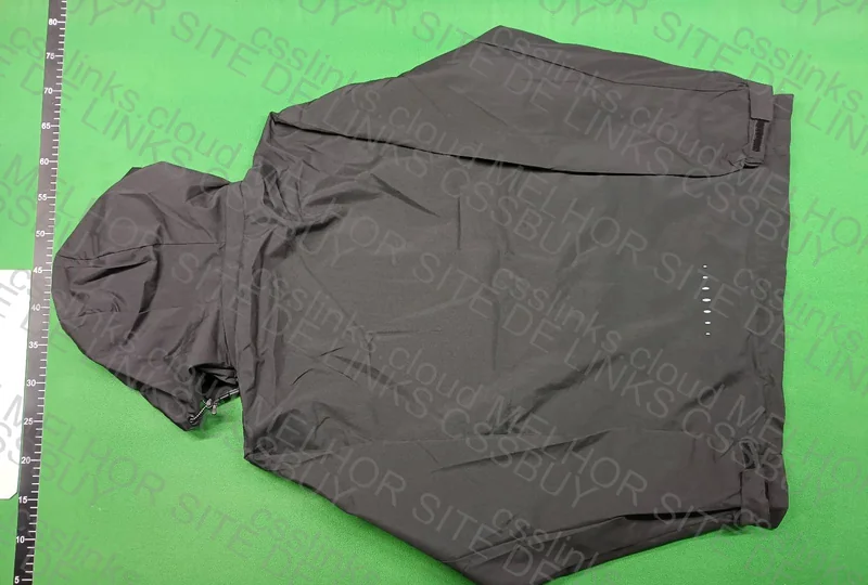 Under Armour Windbreaker 4