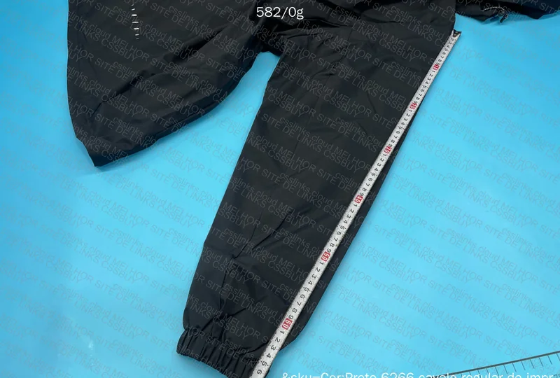 Under Armour Windbreaker with Measurements 2