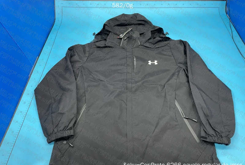 Under Armour Windbreaker with Measurements 3