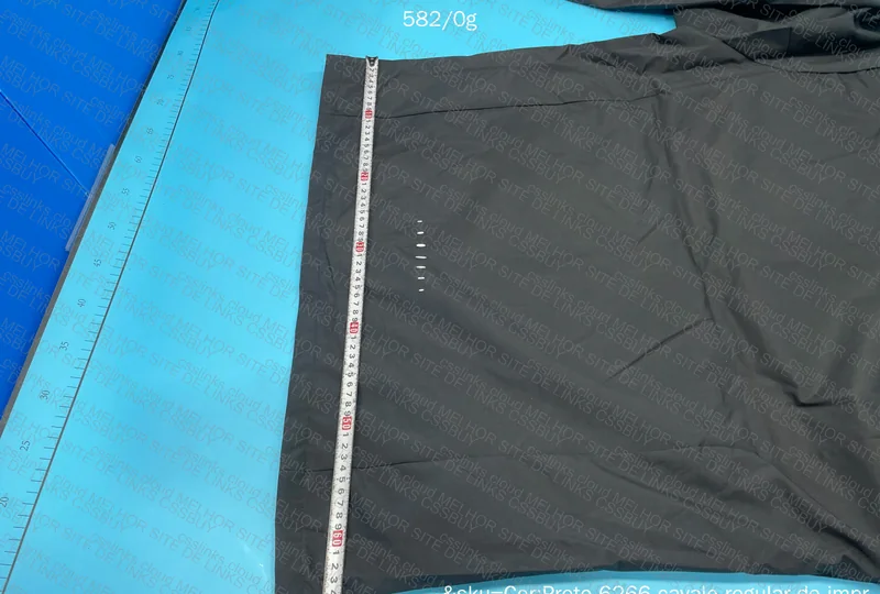 Under Armour Windbreaker with Measurements 4