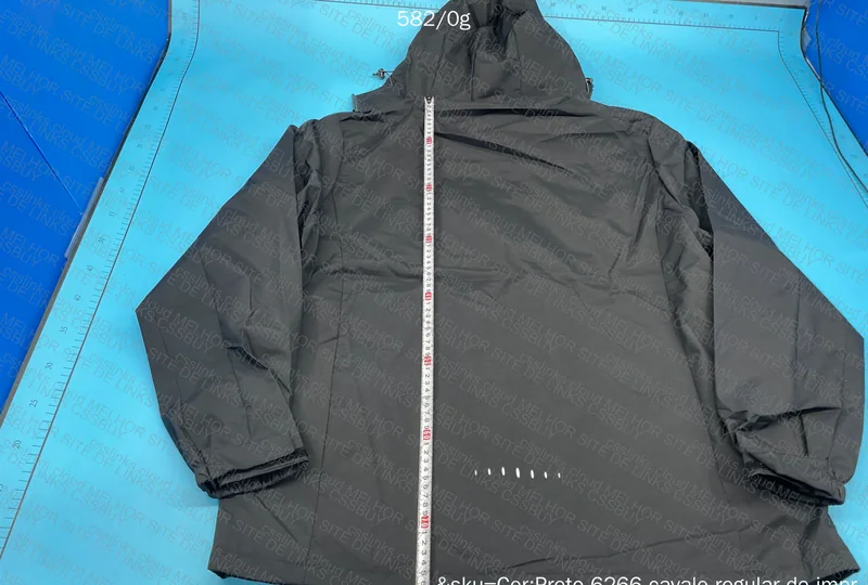 Under Armour Windbreaker with Measurements 5