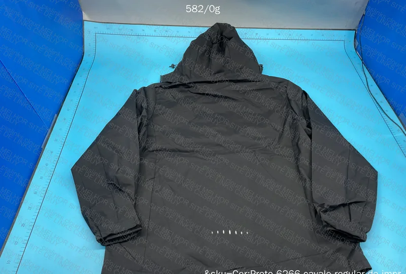 Under Armour Windbreaker with Measurements 6