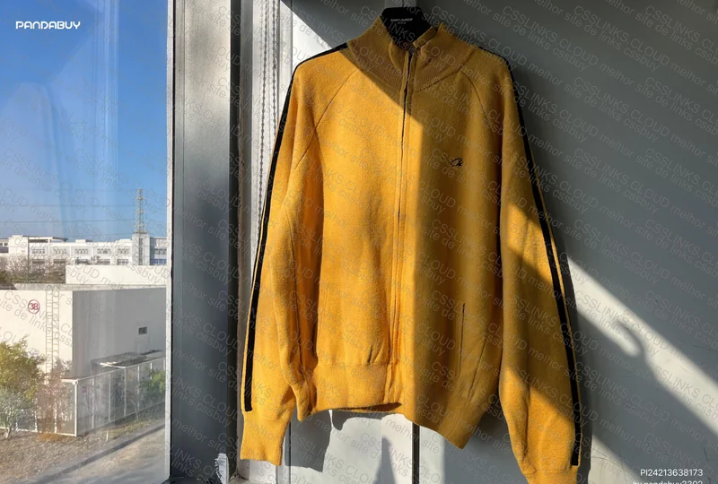Corteiz knit zip up 3
