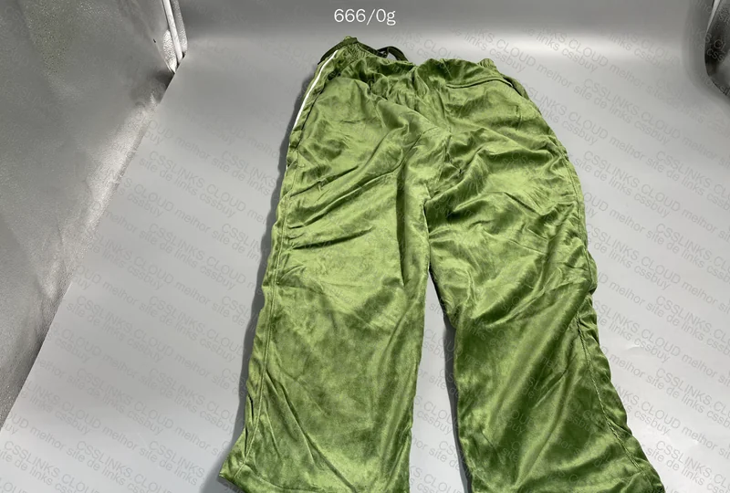 Corteiz Velour green