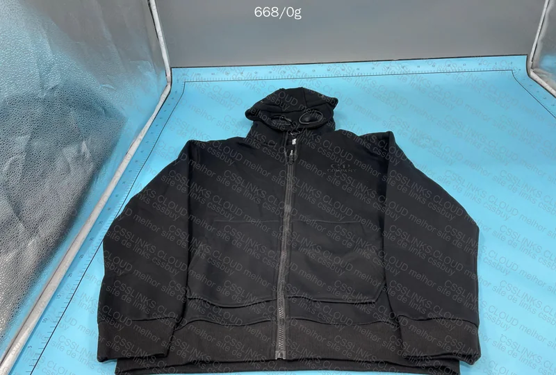 CP COMPANY HOODIE 3