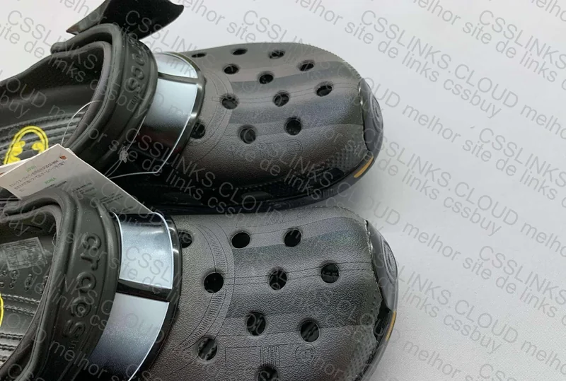 Crocs Aura Batman