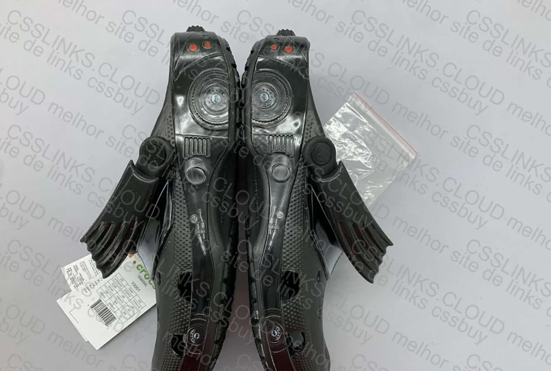 Crocs Aura Batman 4